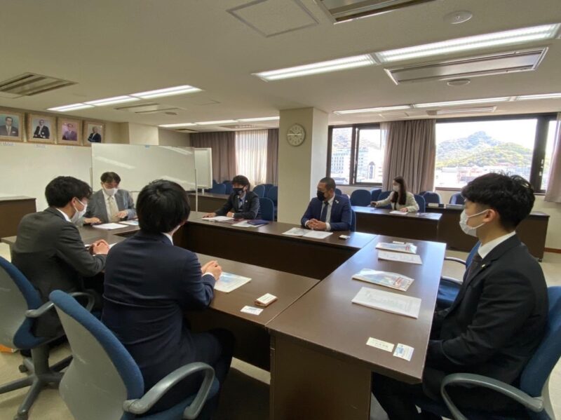 香川県坂出商工会議所と学生の対談